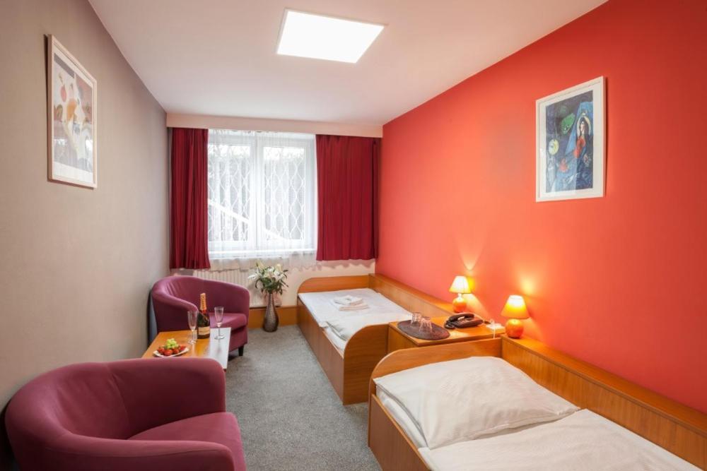 Hotel Gol Garni Оломоуц Экстерьер фото